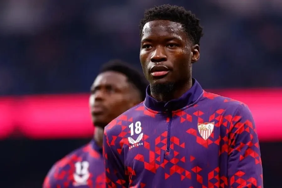 Lucien Agoume tiền vệ phòng ngự đang thi đấu khá hay tại Sevilla