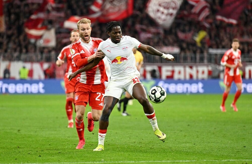 Castello Lukeba nhạc trưởng của RB Leipzig
